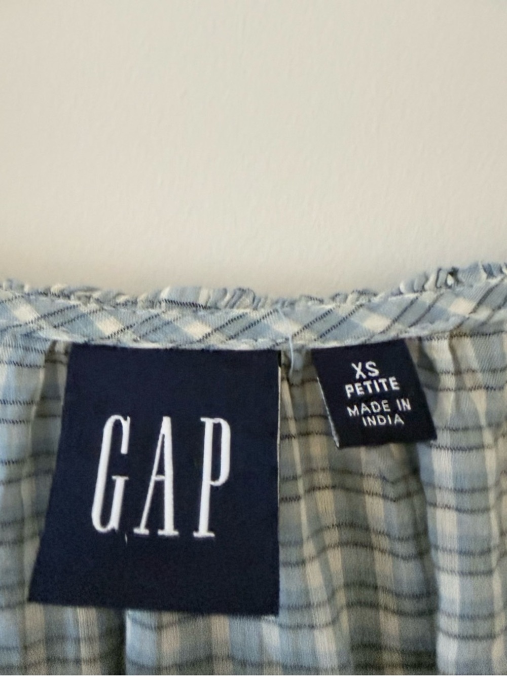 Gap Ruffle Collar V-Neck Top - Picture 4 of 4